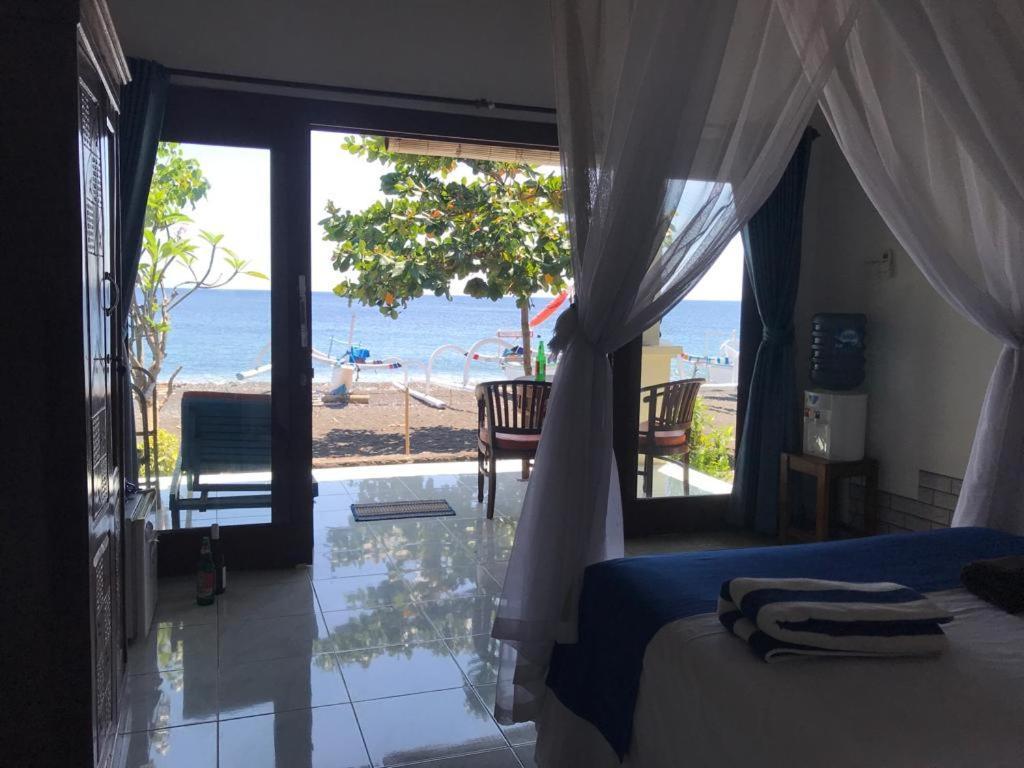 Tambun Sari Beach Homestay Amed Eksteriør billede